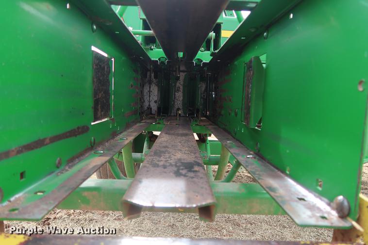 image for item DG3353 2001 John Deere 348 small square baler