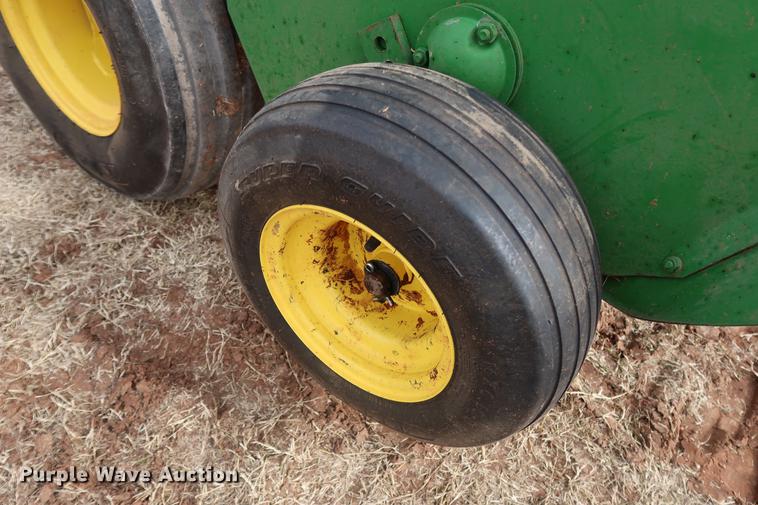 image for item DG3353 2001 John Deere 348 small square baler