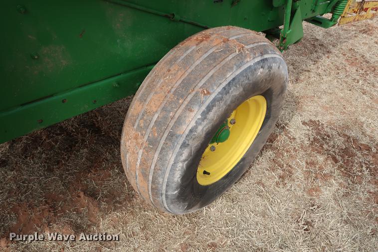 image for item DG3353 2001 John Deere 348 small square baler