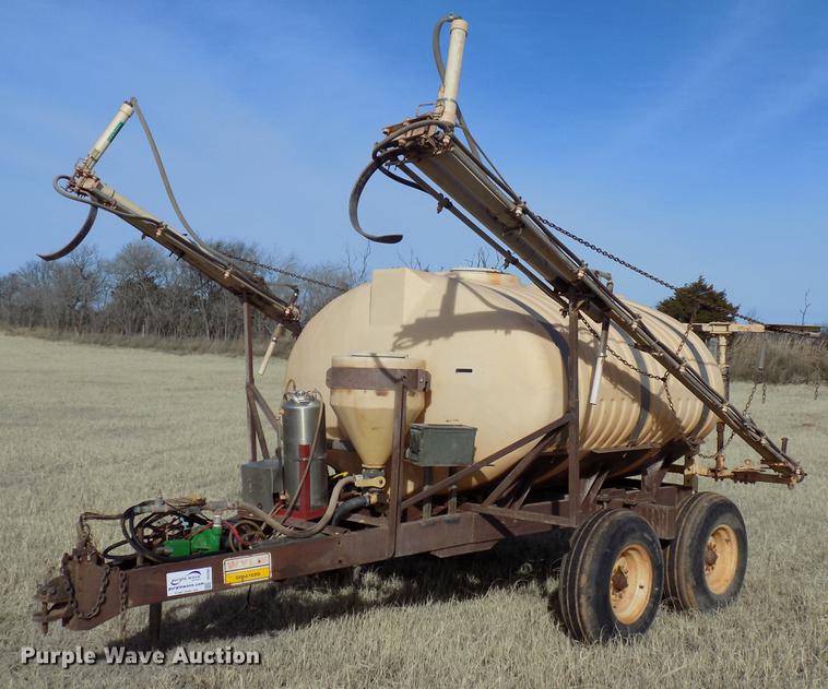 Wylie sprayer in Gracemont, OK Item DG3355 sold Purple Wave