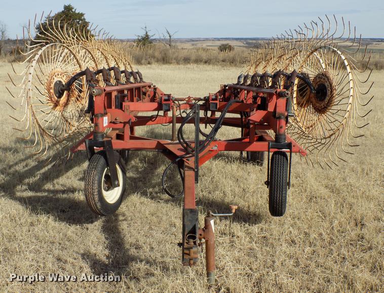 image for item DG3356 H&S BI-FOLD-12-HYD hay rake