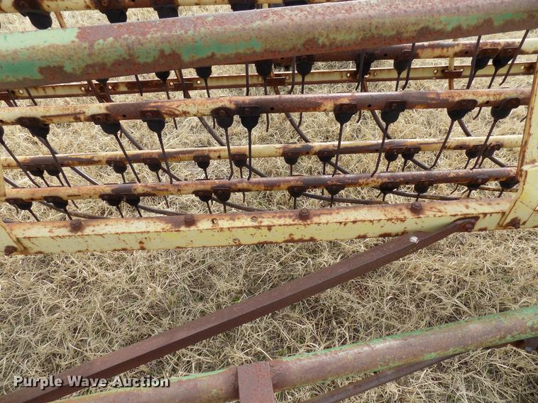 image for item DG3367 John Deere 670 hay rake