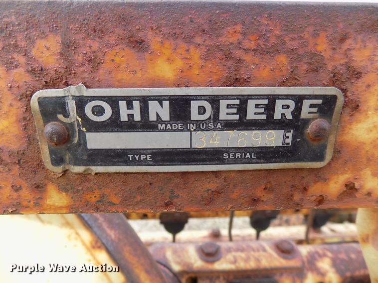image for item DG3367 John Deere 670 hay rake