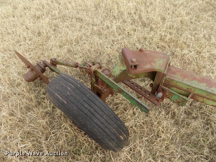 image for item DG3369 John Deere one-way disk