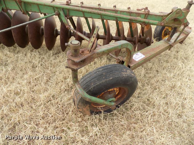 image for item DG3369 John Deere one-way disk