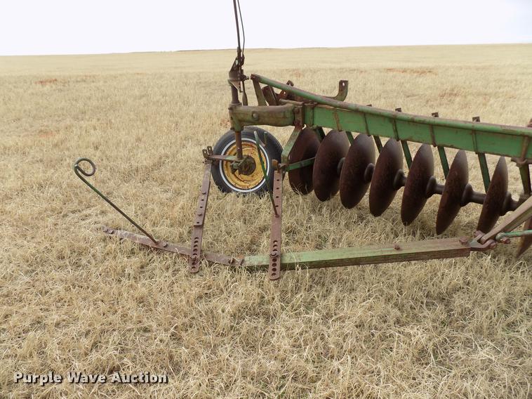 image for item DG3369 John Deere one-way disk