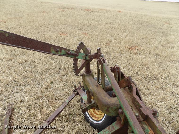 image for item DG3369 John Deere one-way disk