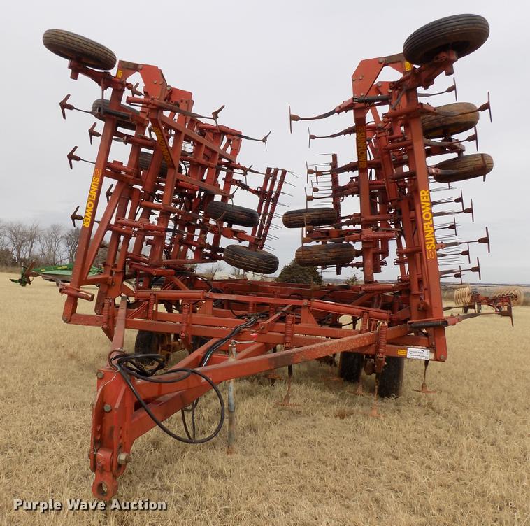 image for item DG3371 Sunflower 5452-46 field cultivator