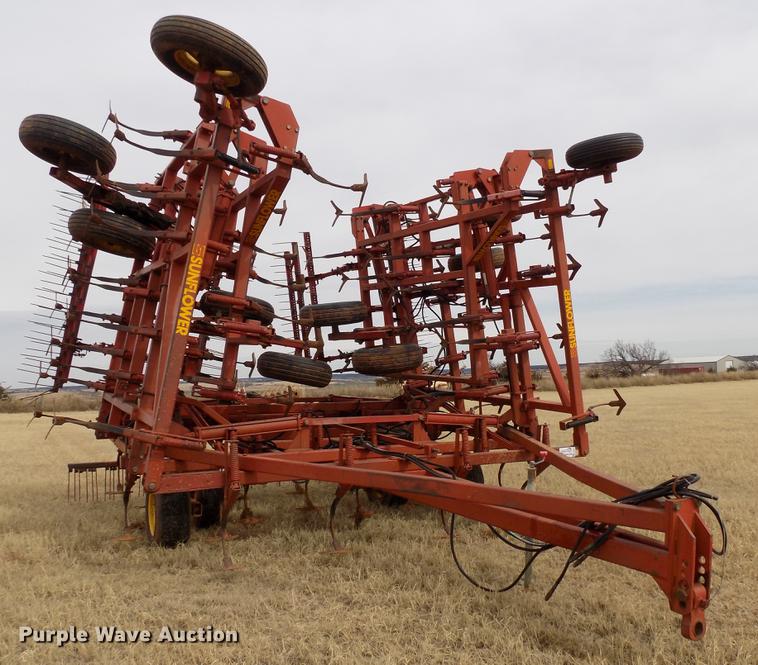 image for item DG3371 Sunflower 5452-46 field cultivator