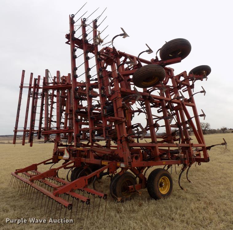 image for item DG3371 Sunflower 5452-46 field cultivator