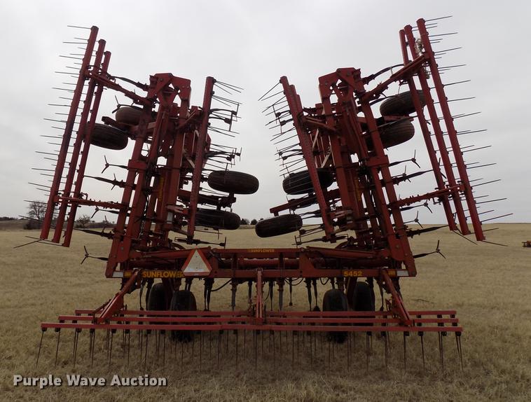 image for item DG3371 Sunflower 5452-46 field cultivator