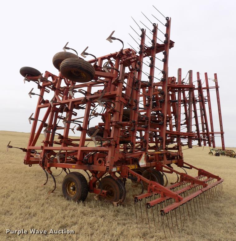 image for item DG3371 Sunflower 5452-46 field cultivator
