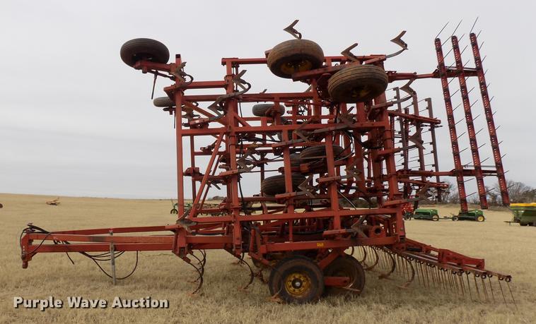 image for item DG3371 Sunflower 5452-46 field cultivator