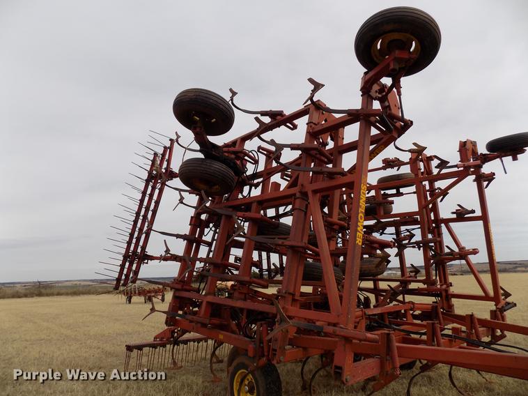 image for item DG3371 Sunflower 5452-46 field cultivator