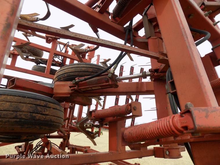 image for item DG3371 Sunflower 5452-46 field cultivator