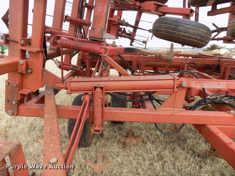 image for item DG3371 Sunflower 5452-46 field cultivator