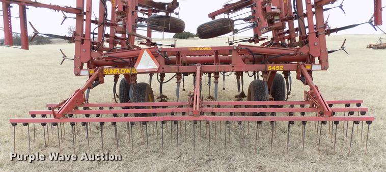 image for item DG3371 Sunflower 5452-46 field cultivator