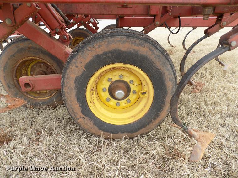 image for item DG3371 Sunflower 5452-46 field cultivator