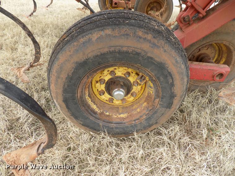 image for item DG3371 Sunflower 5452-46 field cultivator