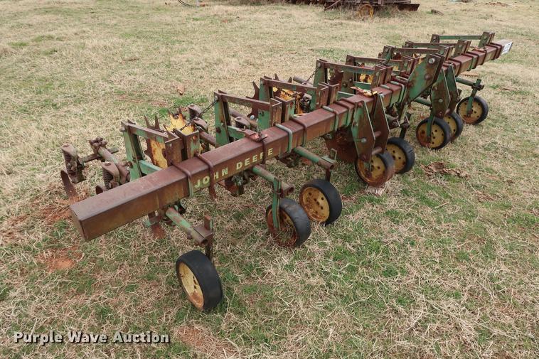 image for item DG3374 John Deere RM cultivator