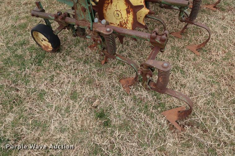 image for item DG3374 John Deere RM cultivator