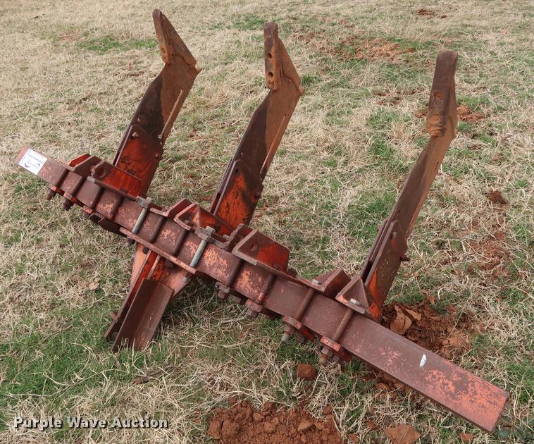 image for item DG3376 Three shank ripper