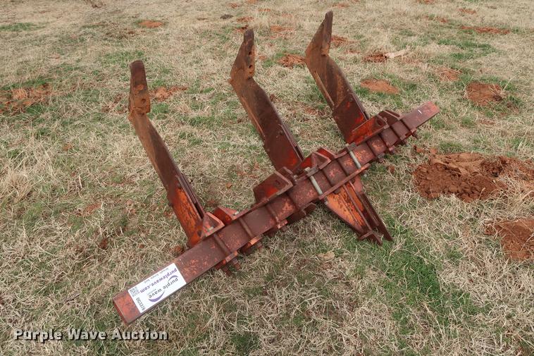 image for item DG3376 Three shank ripper