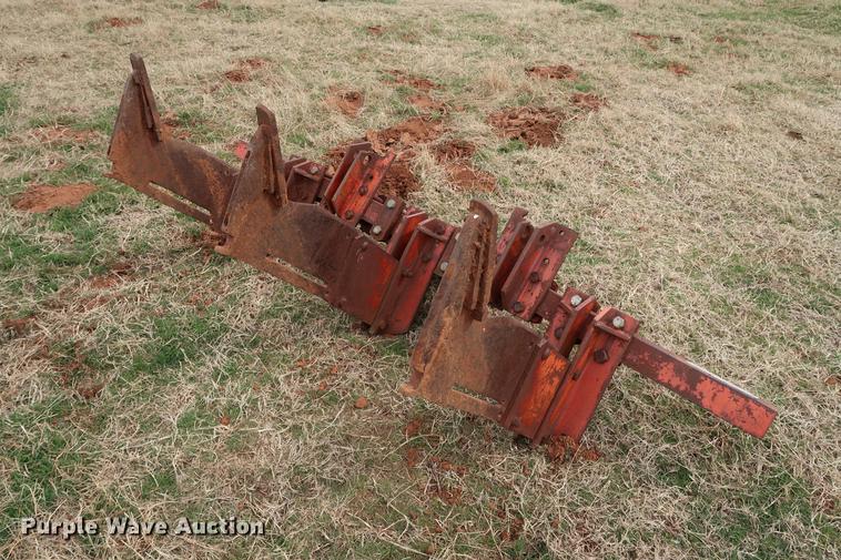 image for item DG3376 Three shank ripper