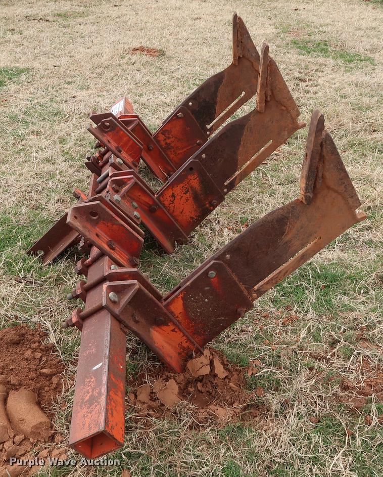 image for item DG3376 Three shank ripper