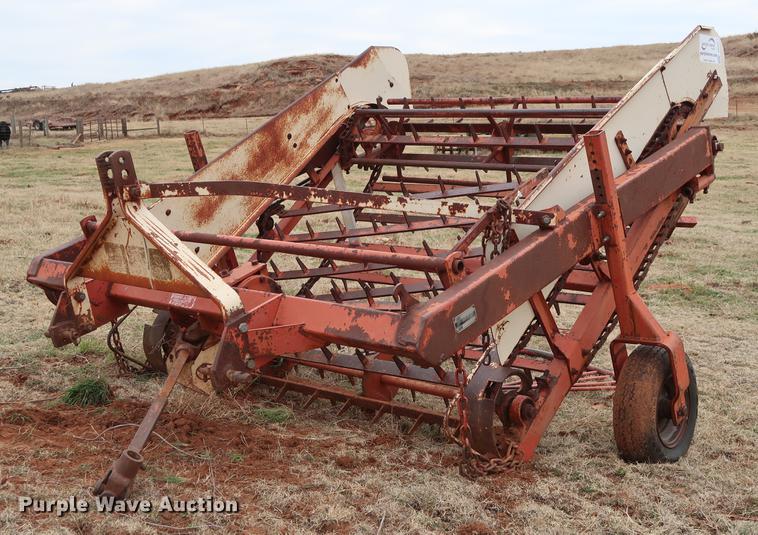 image for item DG3377 Long 437 peanut digger