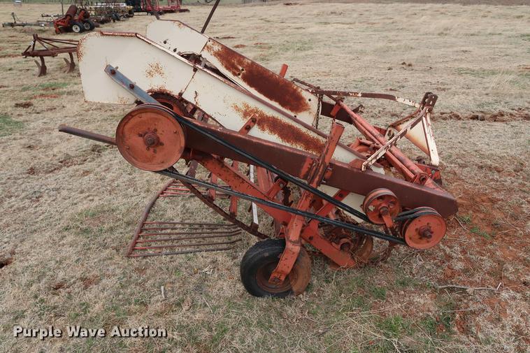 image for item DG3377 Long 437 peanut digger