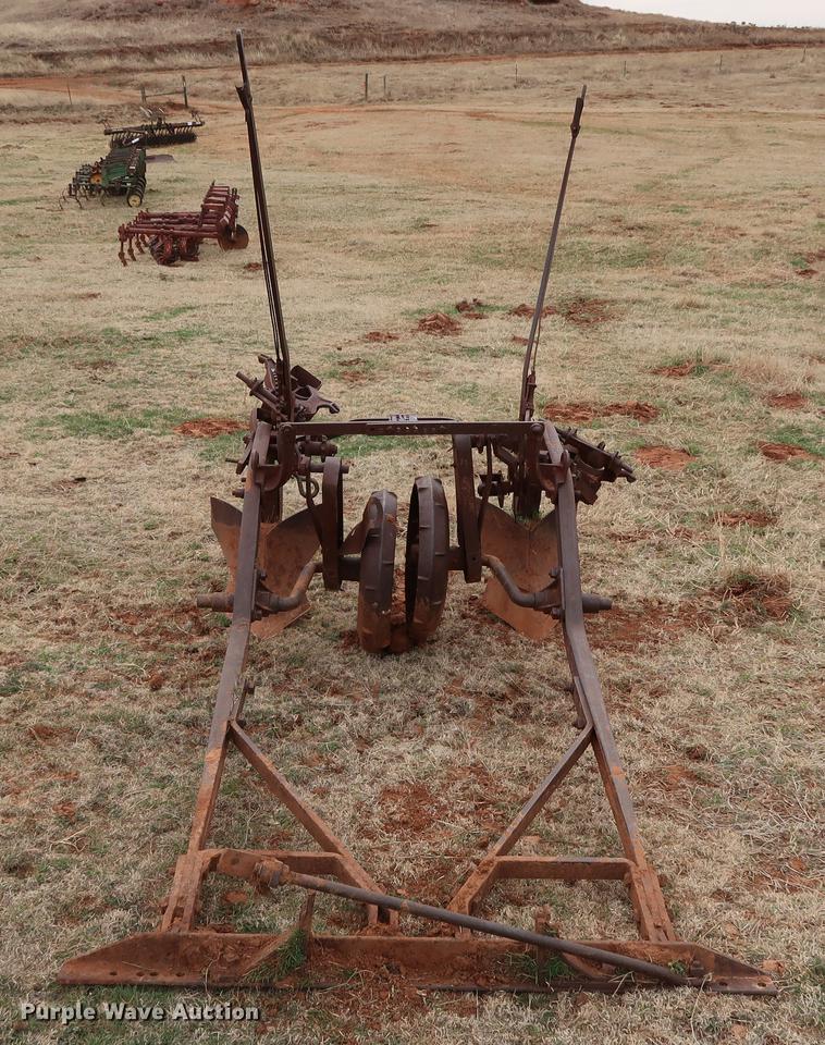 image for item DG3378 John Deere 638 two row lister