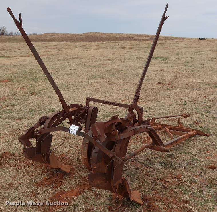 image for item DG3378 John Deere 638 two row lister