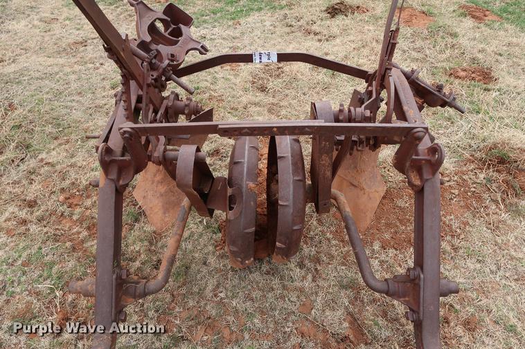 image for item DG3378 John Deere 638 two row lister