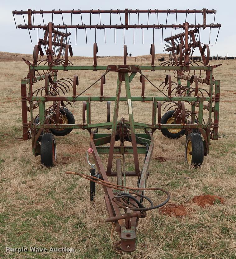 image for item DG3382 John Deere spring tooth