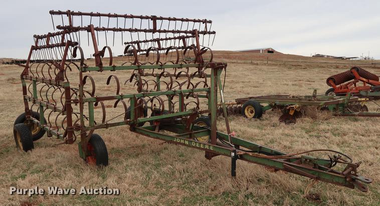 image for item DG3382 John Deere spring tooth