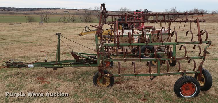 image for item DG3382 John Deere spring tooth