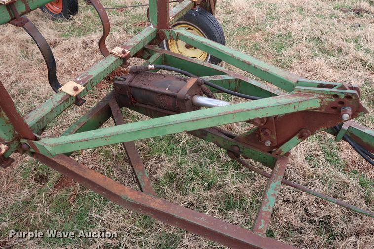 image for item DG3382 John Deere spring tooth