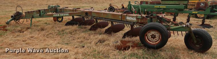image for item DG3383 John Deere A2800 six bottom plow