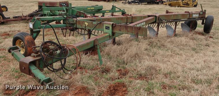 image for item DG3383 John Deere A2800 six bottom plow