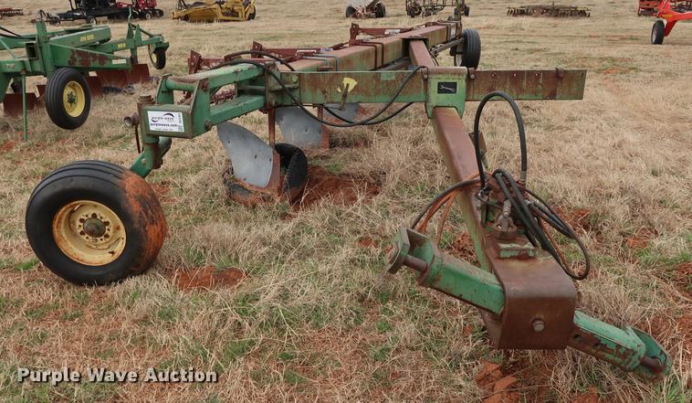 image for item DG3383 John Deere A2800 six bottom plow