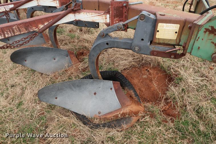 image for item DG3383 John Deere A2800 six bottom plow