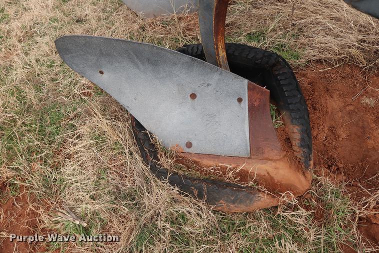 image for item DG3383 John Deere A2800 six bottom plow