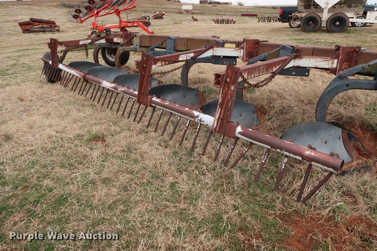 image for item DG3383 John Deere A2800 six bottom plow