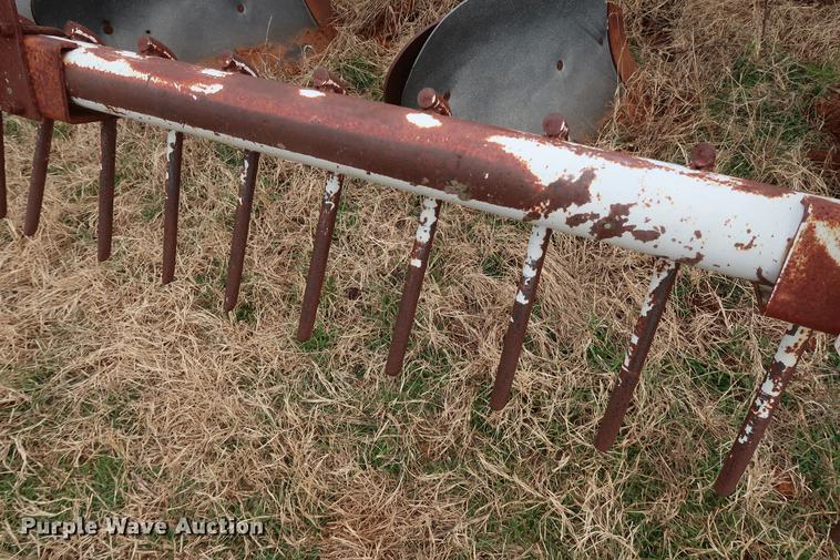 image for item DG3383 John Deere A2800 six bottom plow