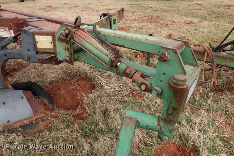 image for item DG3383 John Deere A2800 six bottom plow