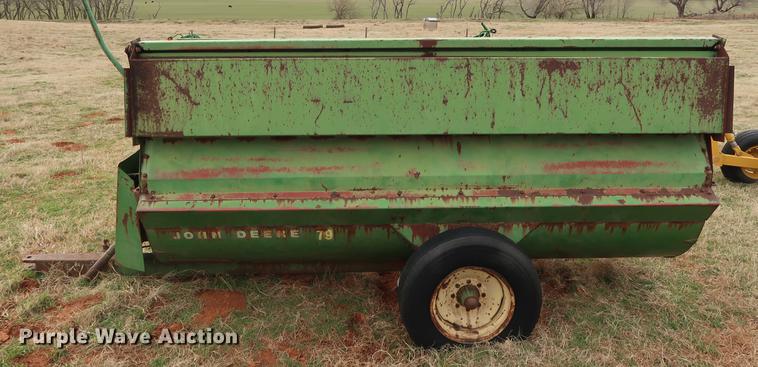 image for item DG3384 John Deere 79 manure spreader