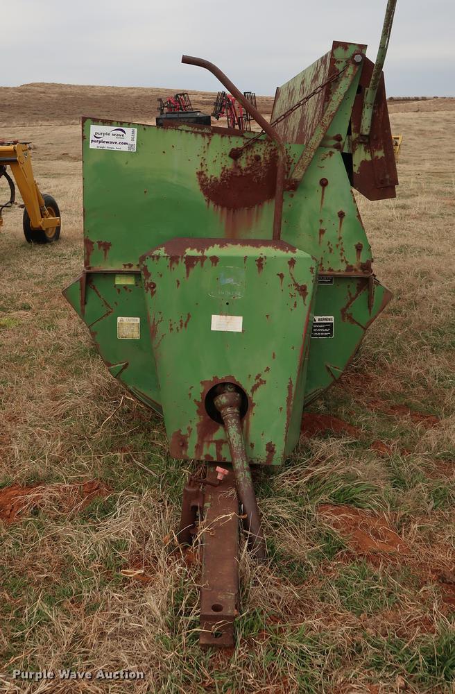 image for item DG3384 John Deere 79 manure spreader
