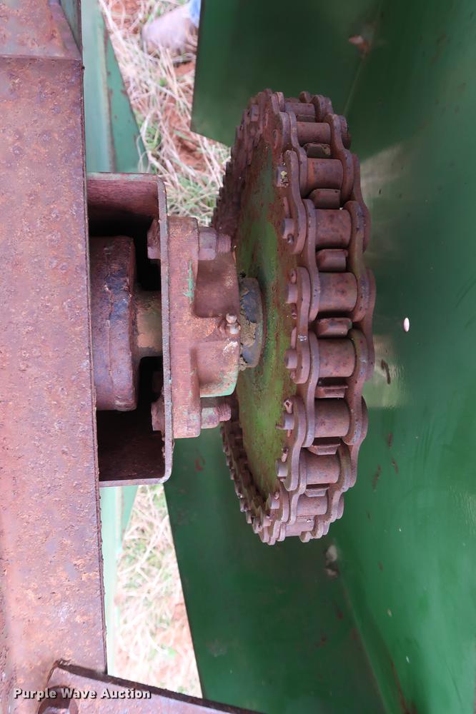image for item DG3384 John Deere 79 manure spreader
