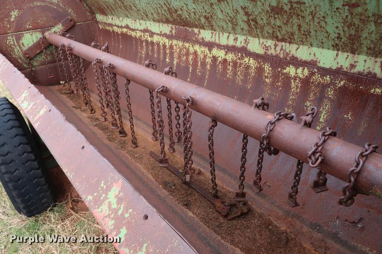 image for item DG3384 John Deere 79 manure spreader
